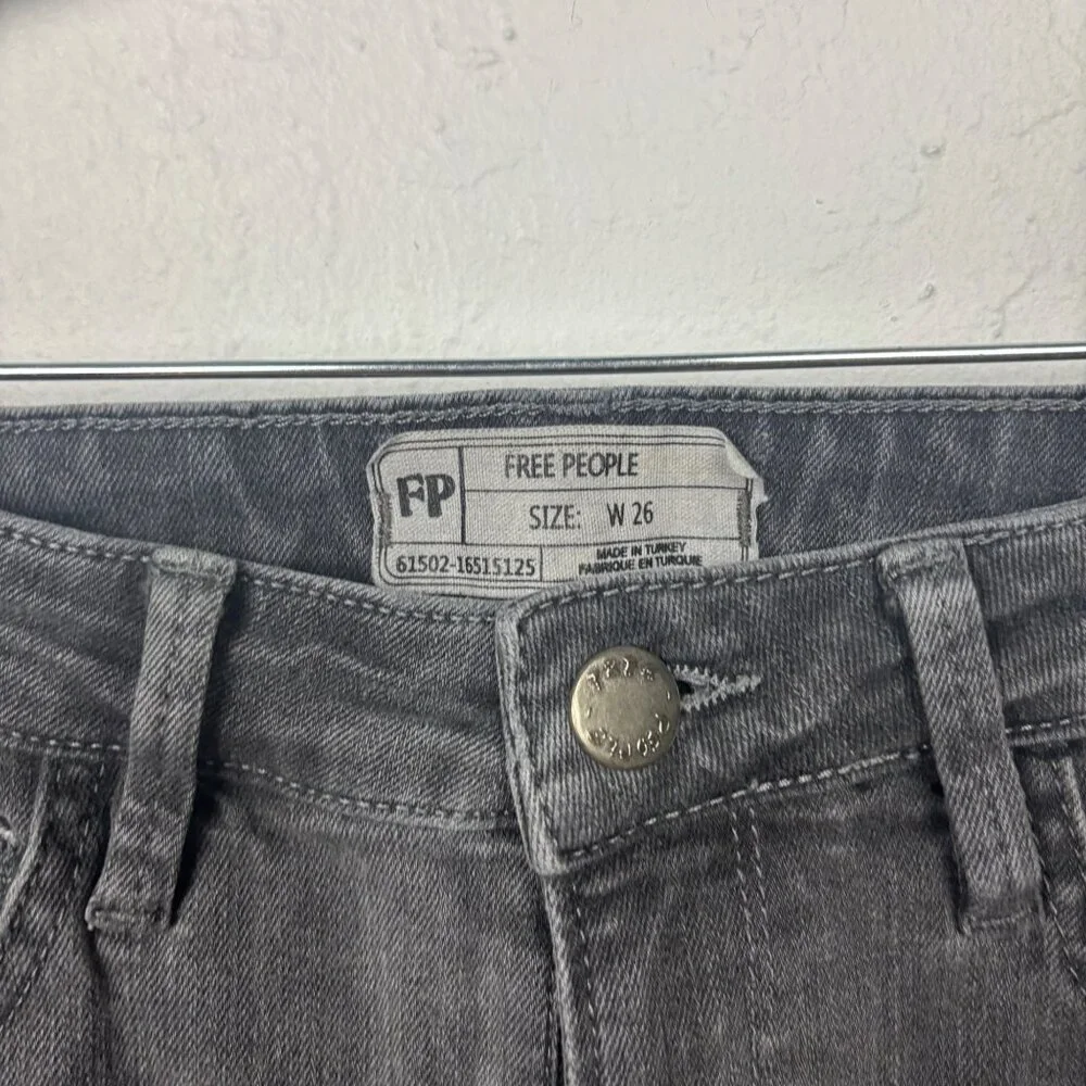 Free People 26 High-Rise Cropped Raw Hem Straight Leg Jeans Gray Black Wash - Picture 2 of 5